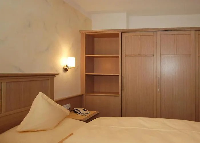 & Garni Knauer מלון 3*