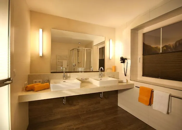 & Garni Knauer 3* מאיירהופן