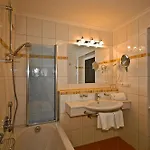 Hotel & Garni Knauer 3*