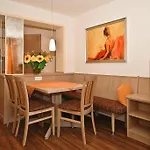 Hotel & Garni Knauer 3*