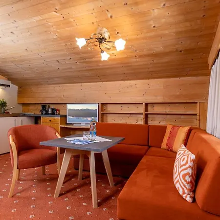 & Garni Knauer Szálloda Mayrhofen