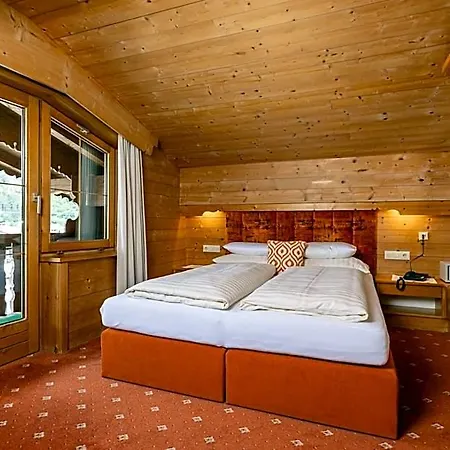 & Garni Knauer Hotel