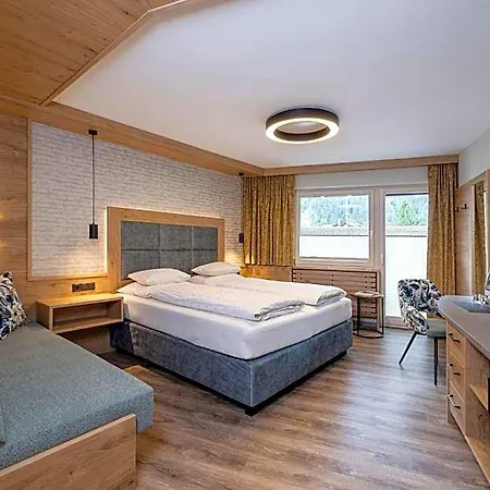 & Garni Knauer Hotel 3*