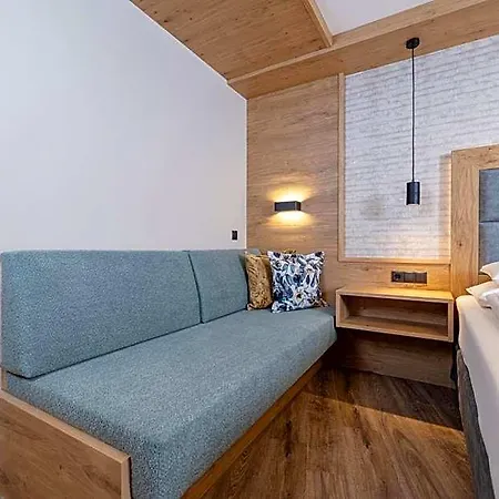 Hotel & Garni Knauer 3*
