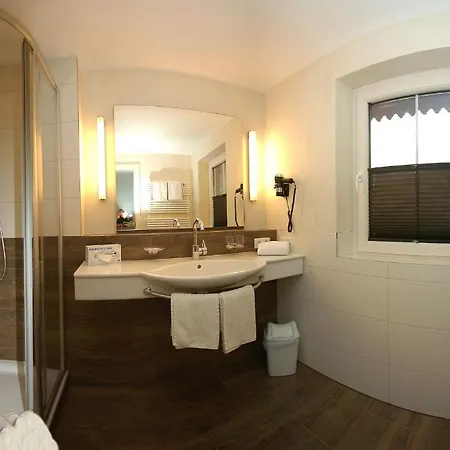 Szálloda & Garni Knauer