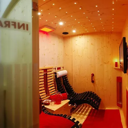 Hotel & Garni Knauer 3*